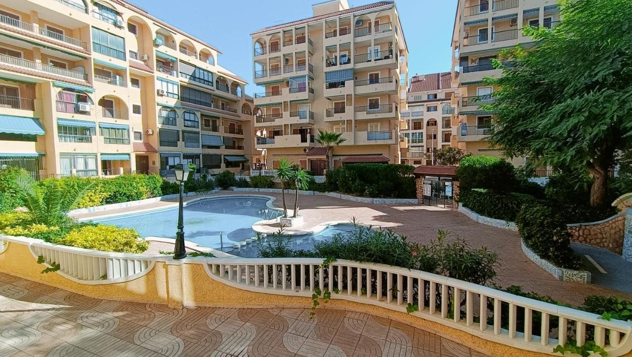 Apartament Grace Resident Studio Apartman La Mata  Zewnętrze zdjęcie